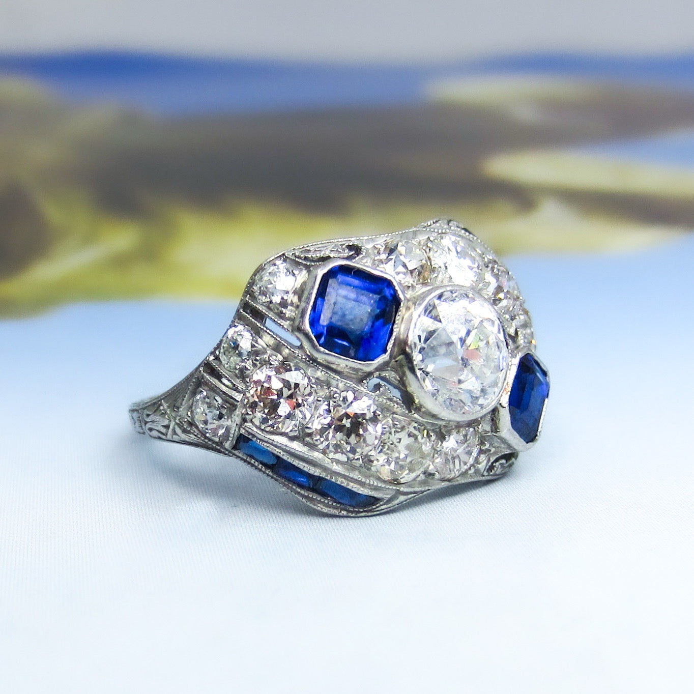 Fabulous Art Deco Diamond and Sapphire Ring Platinum c. 1920