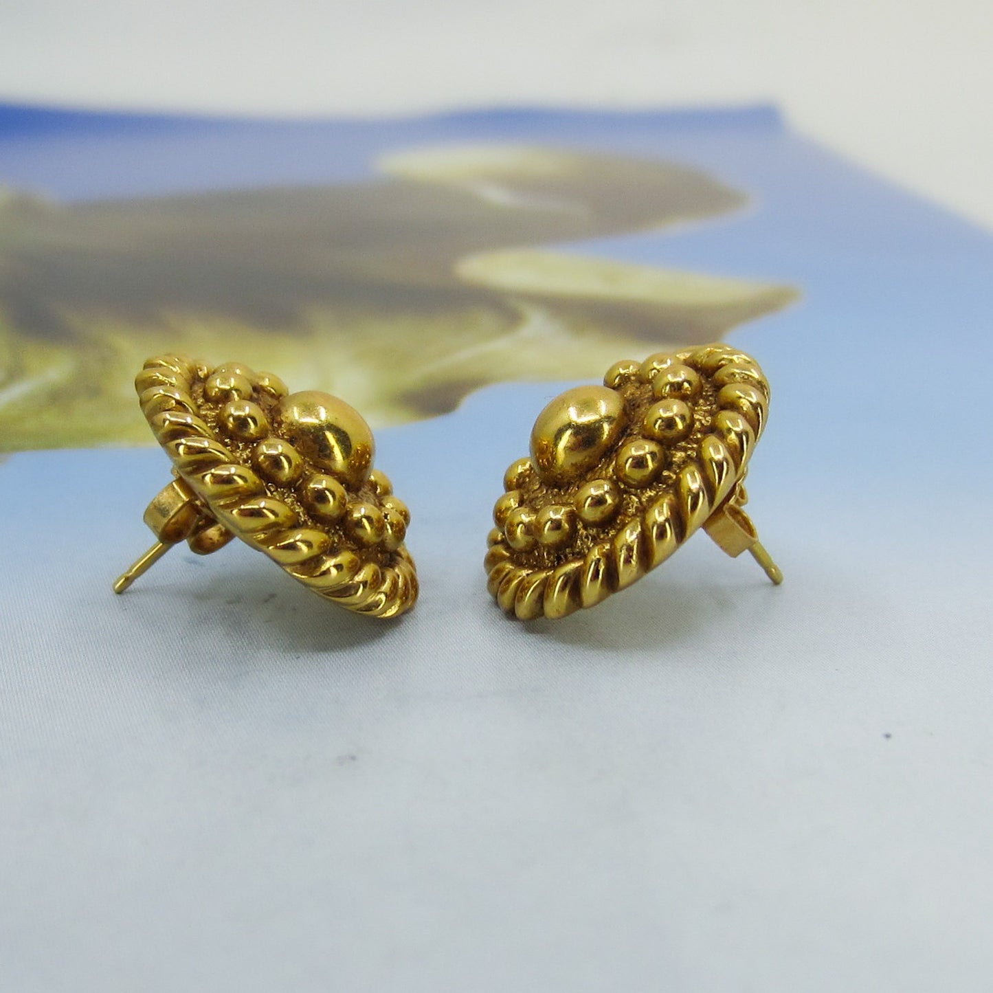Vintage Patterned Button Earrings 18k c. 1980