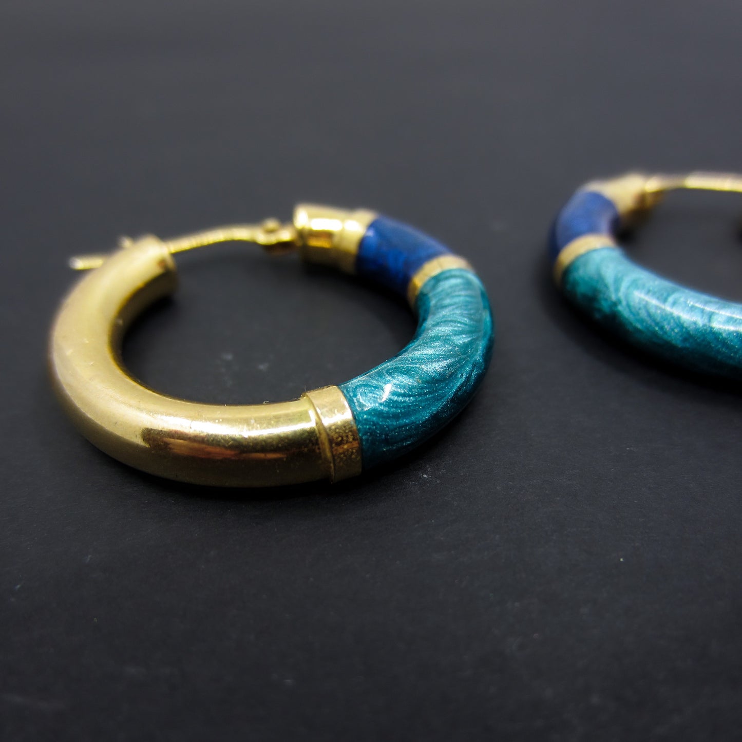 SOLD— Vintage Enamel Hoop Earrings 14k, Italy c. 1980