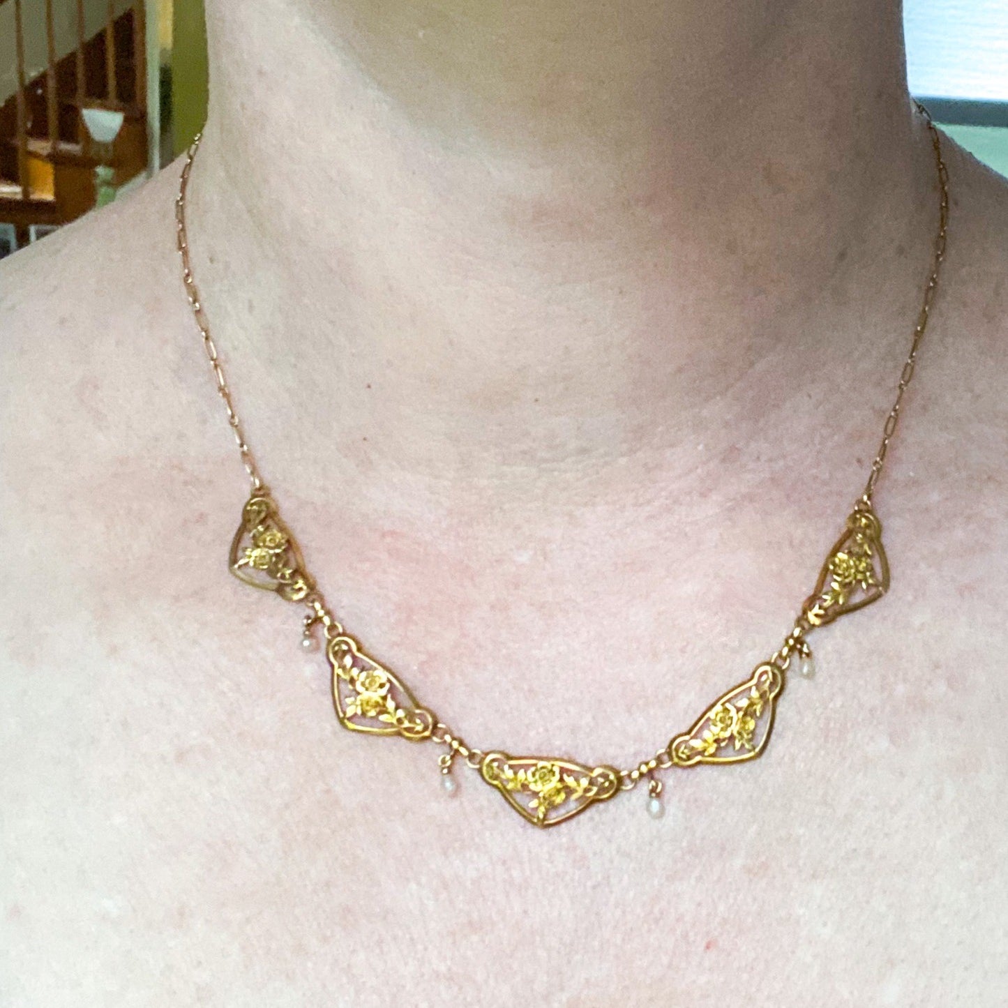 SOLD-Art Nouveau French Floral Motif Pearl Necklace 18k c. 1900