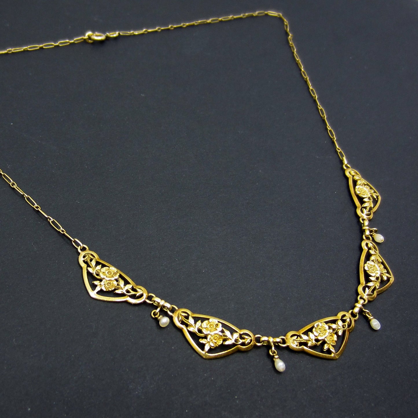 Art Nouveau French Floral Motif Pearl Necklace 18k c. 1900