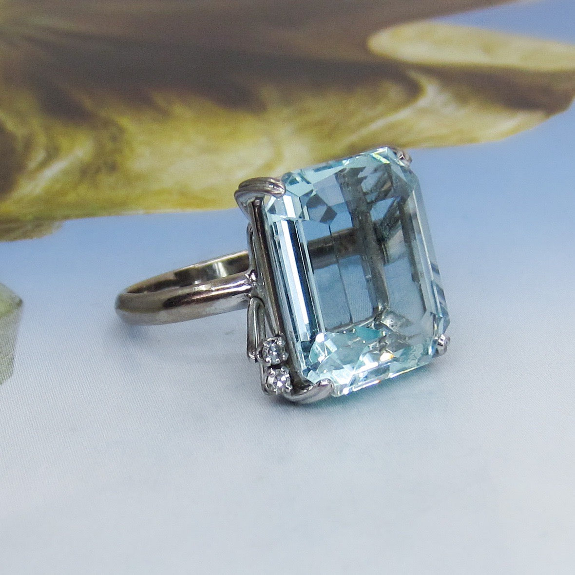 MidCentury Aquamarine and Diamond Ring 18k c. 1960