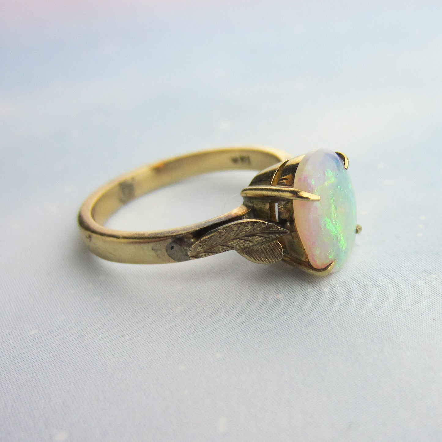 SOLD--Beautiful Vintage Opal Ring 18k c. 1970