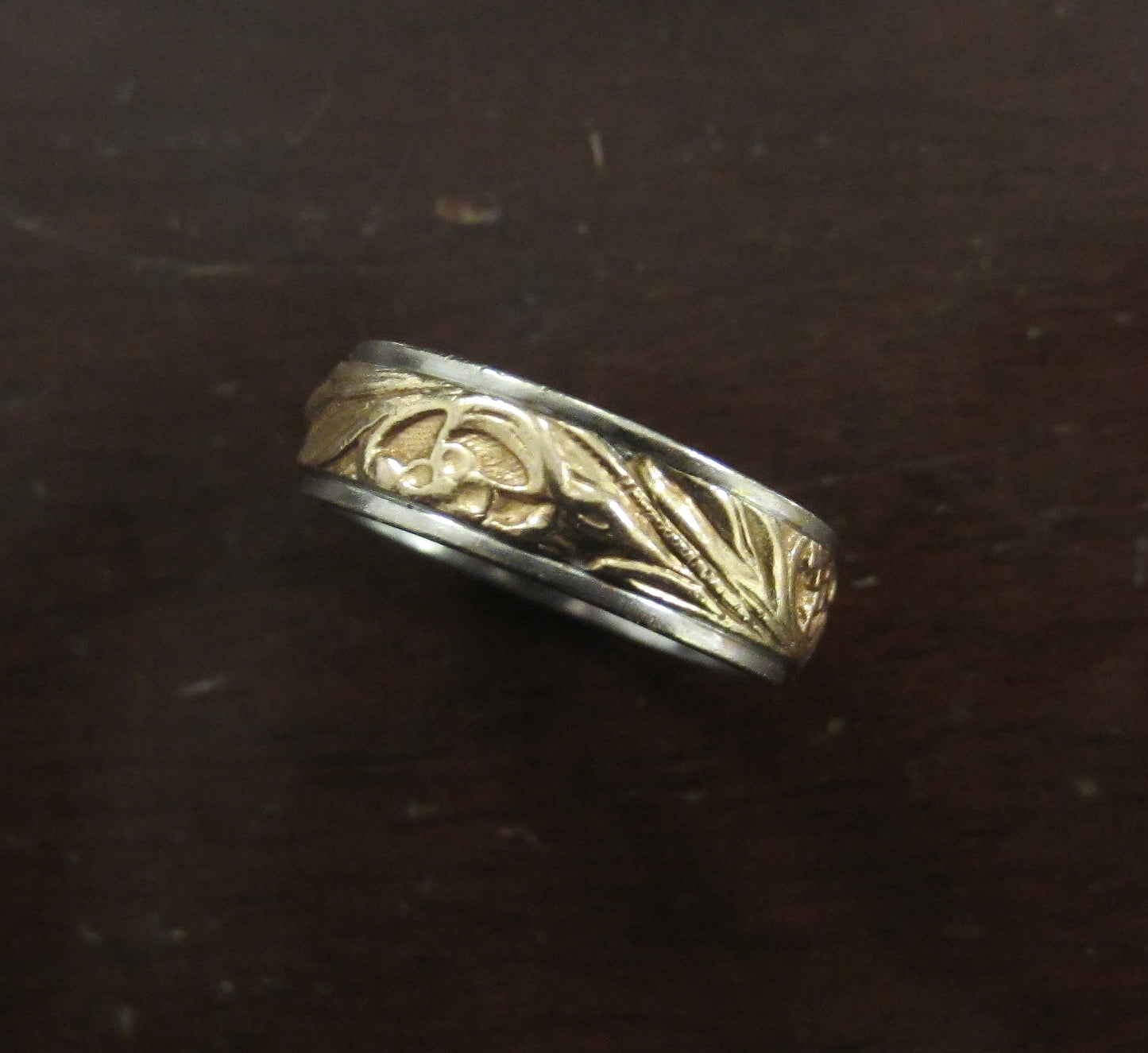 SOLD--Vintage 5.5mm Patterned Wedding Band 14k Rose and White Gold, Size 5