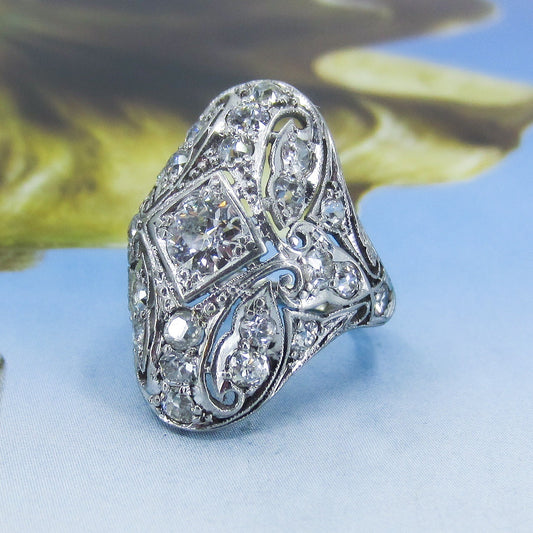 Art Deco Exquisite Diamond Dinner Ring Platinum c. 1920