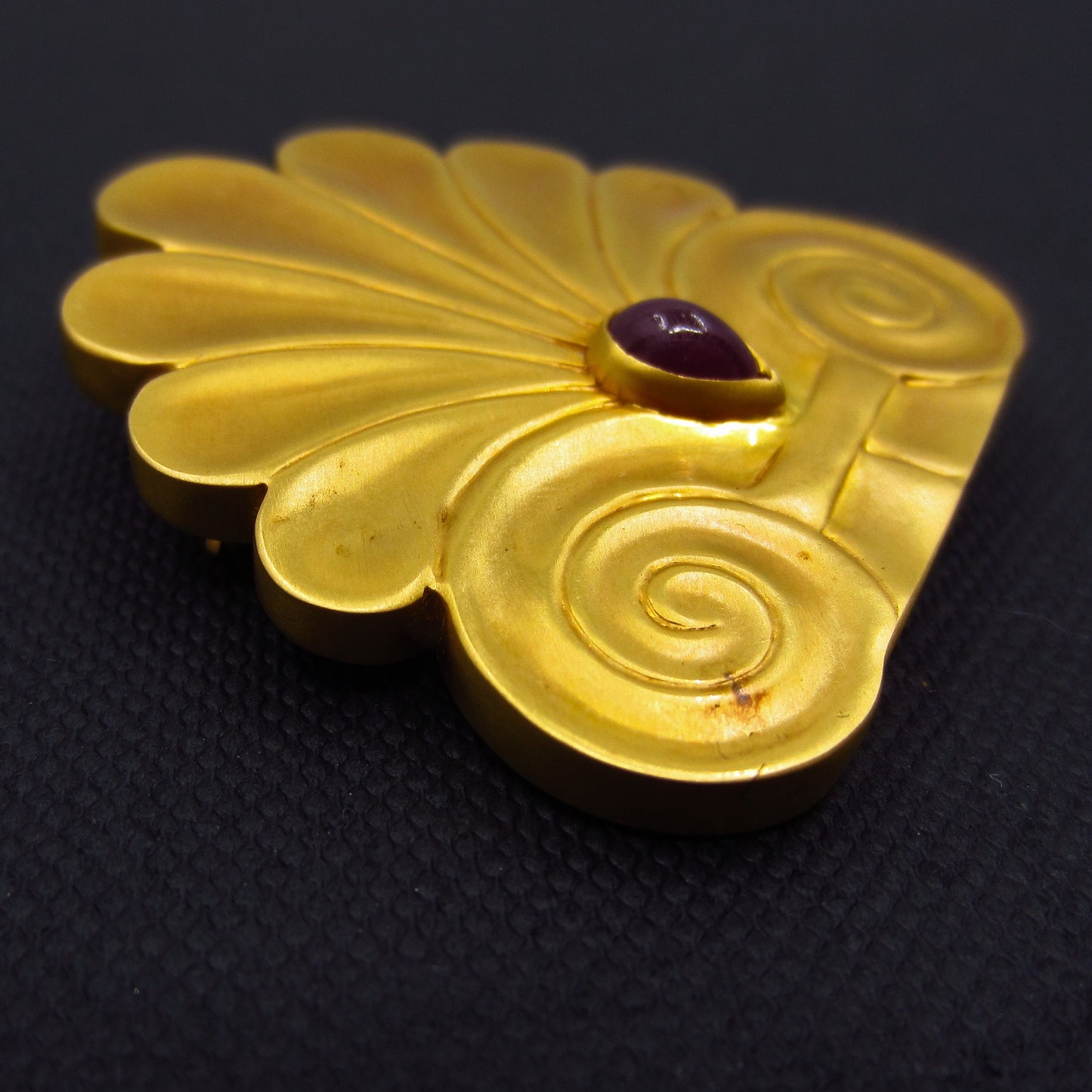 Vintage MMA Ruby Brooch 18k c. 1990
