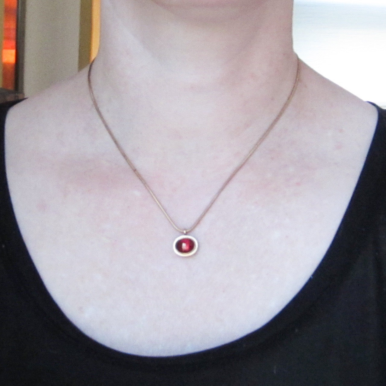 SOLD-Vintage Bezel Set Garnet Pendant and Chain, 9ct Dublin c. 2001