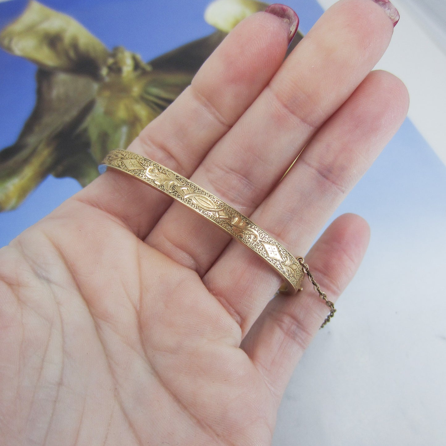 Victorian Engraved Small Hinged Bangle 14k c. 1900