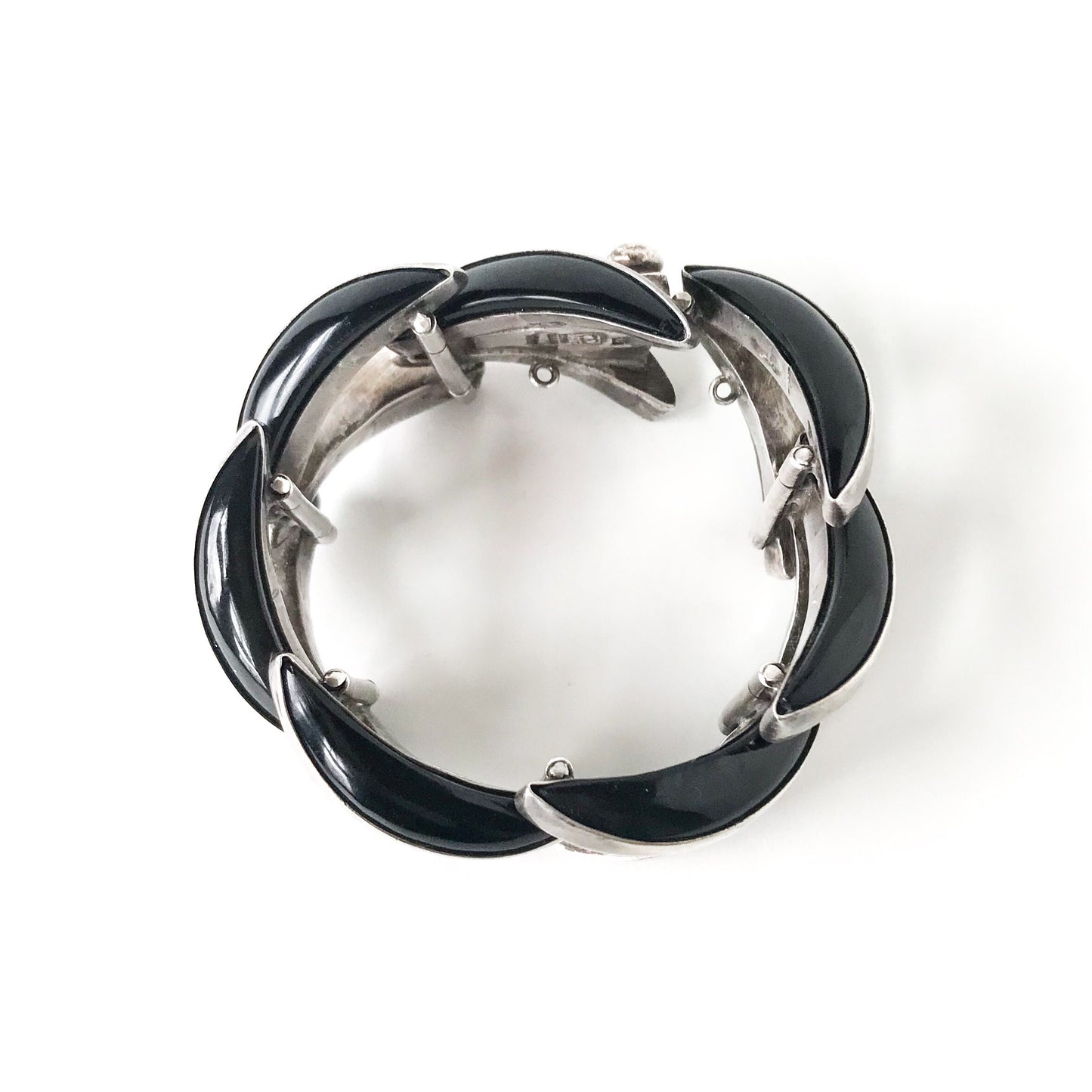SOLD--Los Ballesteros Modernist Heavy Onyx Chevron Bracelet Sterling, Taxco c. 1960