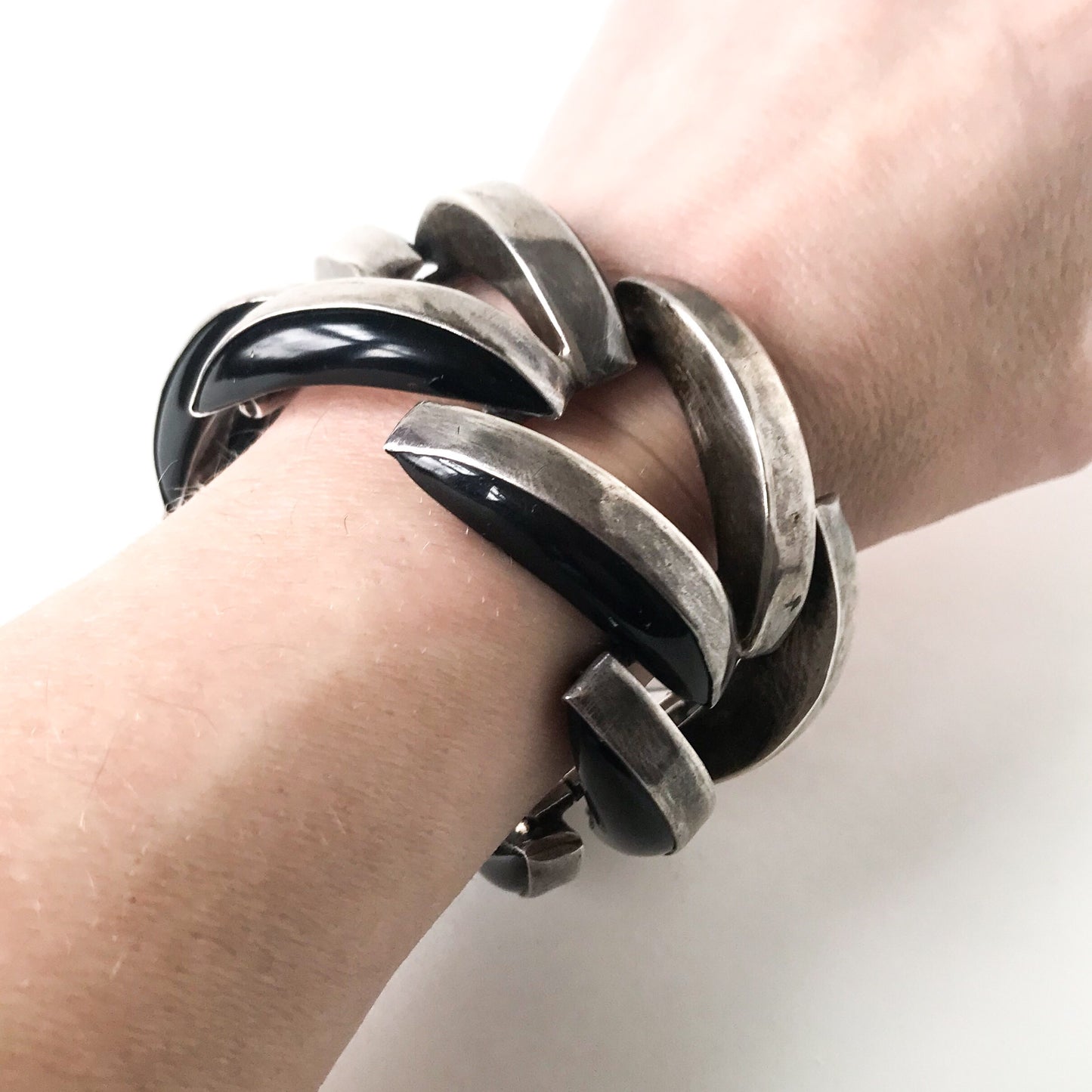 SOLD--Los Ballesteros Modernist Heavy Onyx Chevron Bracelet Sterling, Taxco c. 1960