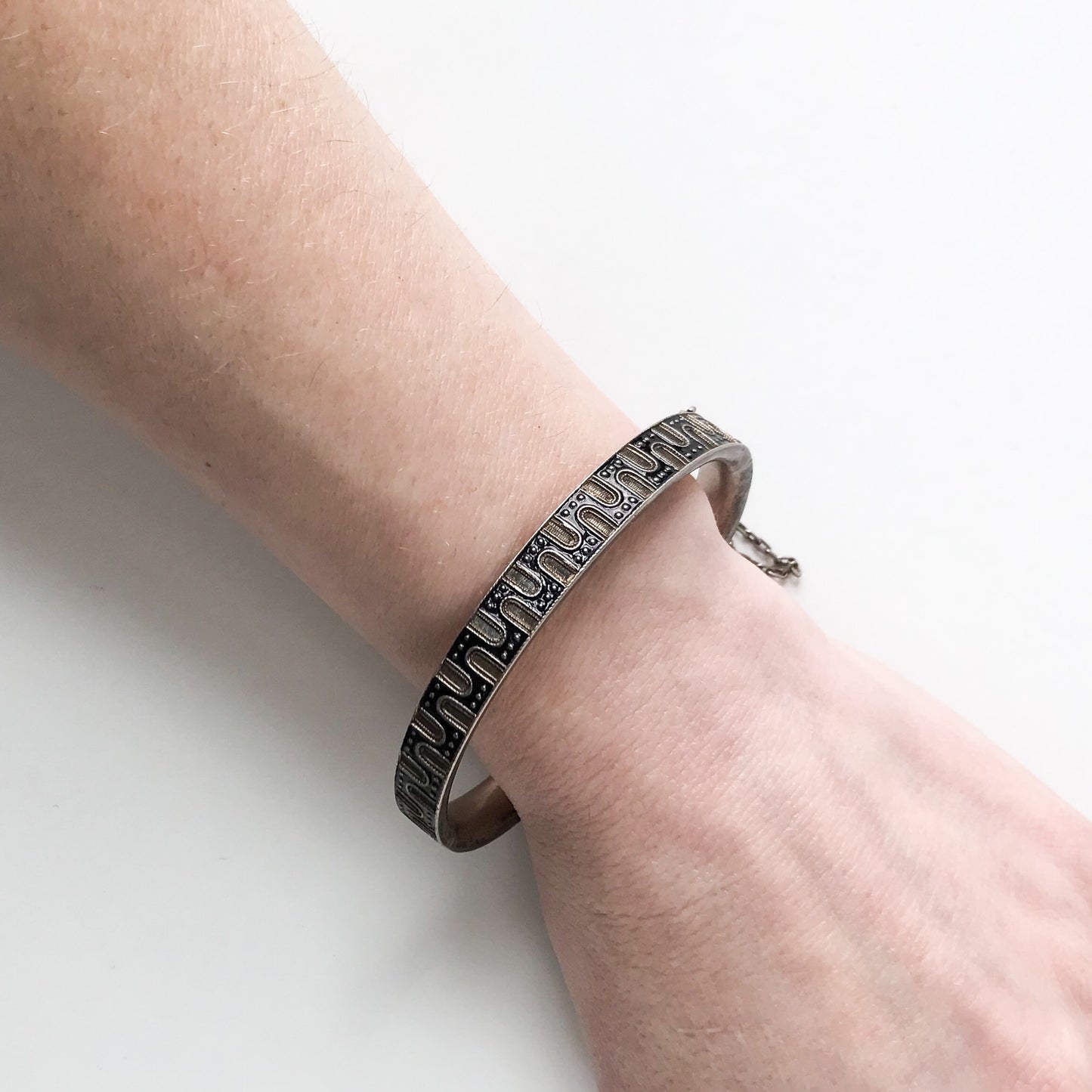 SOLD-Art Deco Black Enamel Patterned Bracelet Silver c. 1920, Vienna