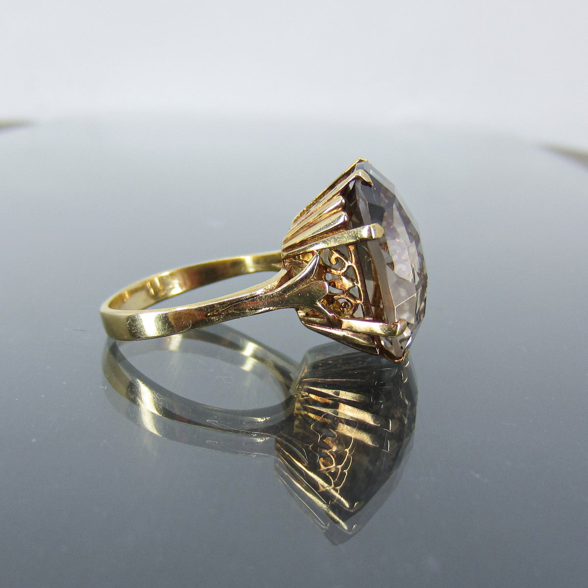 Mid-Century Smoky Quartz Ring 18k c. 1960