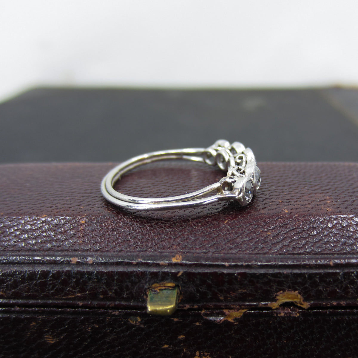 Edwardian Five Diamond 1.00ctw Band Platinum c. 1910