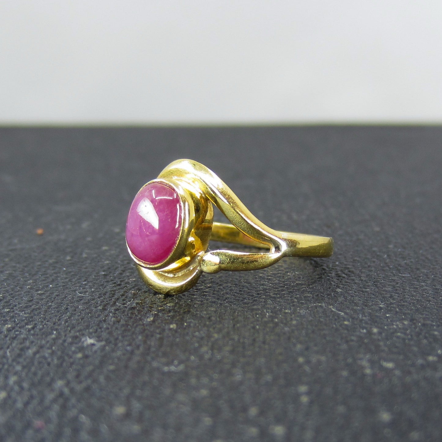 Vintage Star Ruby Ring 18k c. 1990