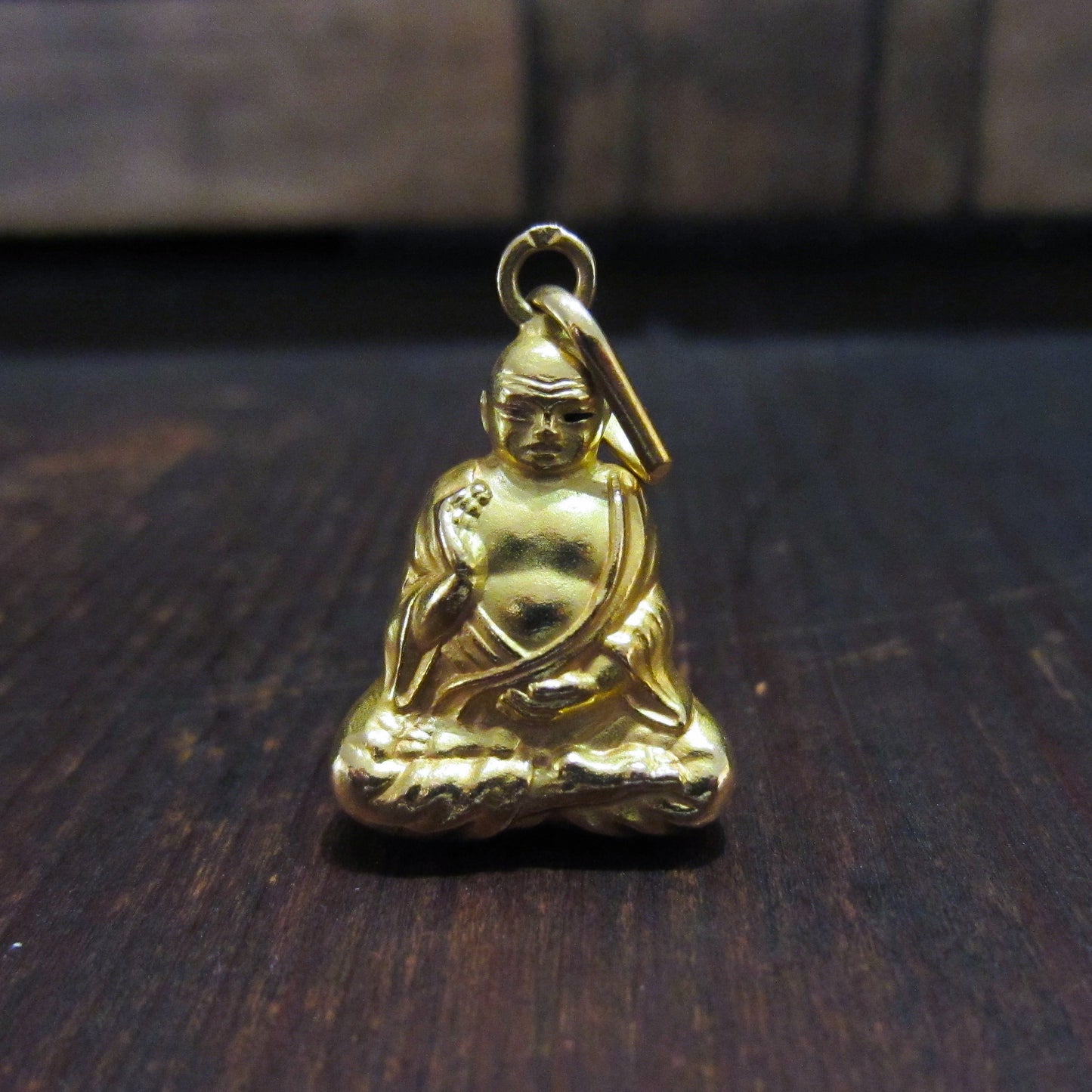 Vintage Buddha Charm 18k