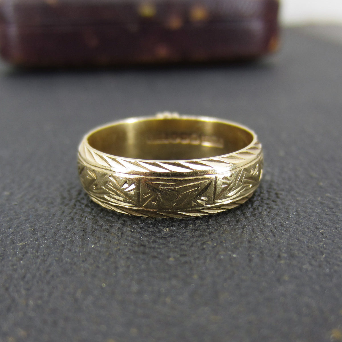 Vintage Irish Claddagh Band 9k, Size 6.5 Dublin c. 1995