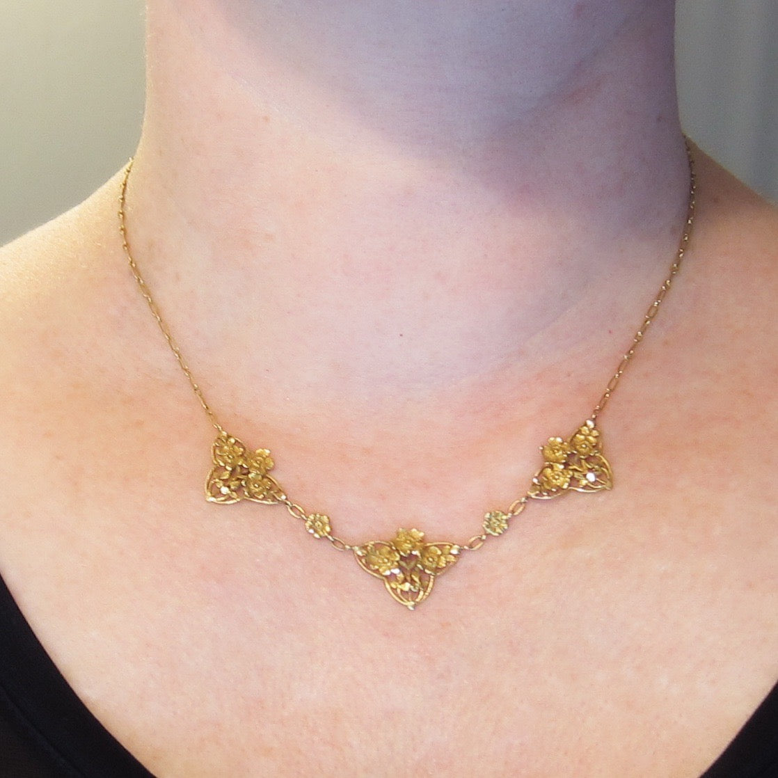 Art Nouveau Floral Necklace 18k, French c. 1890