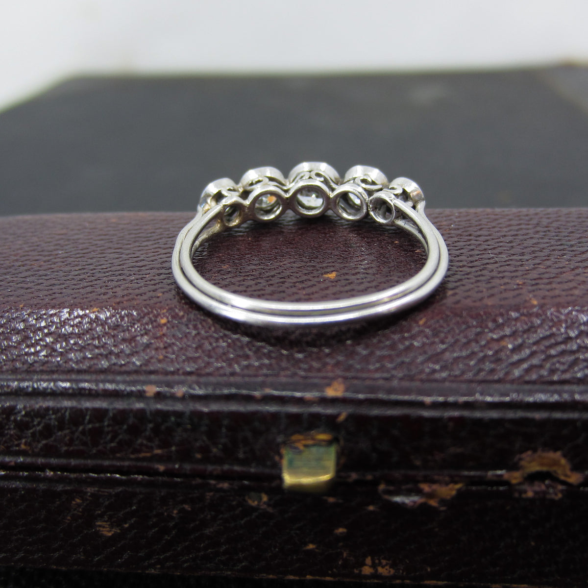 Edwardian Five Diamond 1.00ctw Band Platinum c. 1910