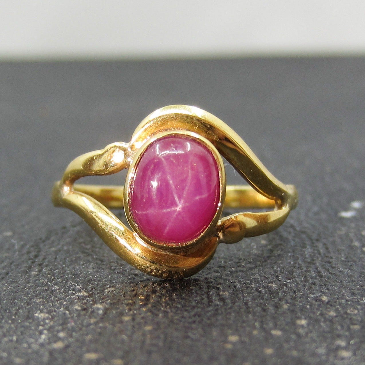 Vintage Star Ruby Ring 18k c. 1990