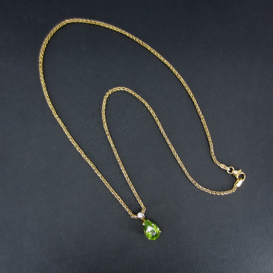 Gorgeous Pear Cut Peridot and Diamond Necklace 18k