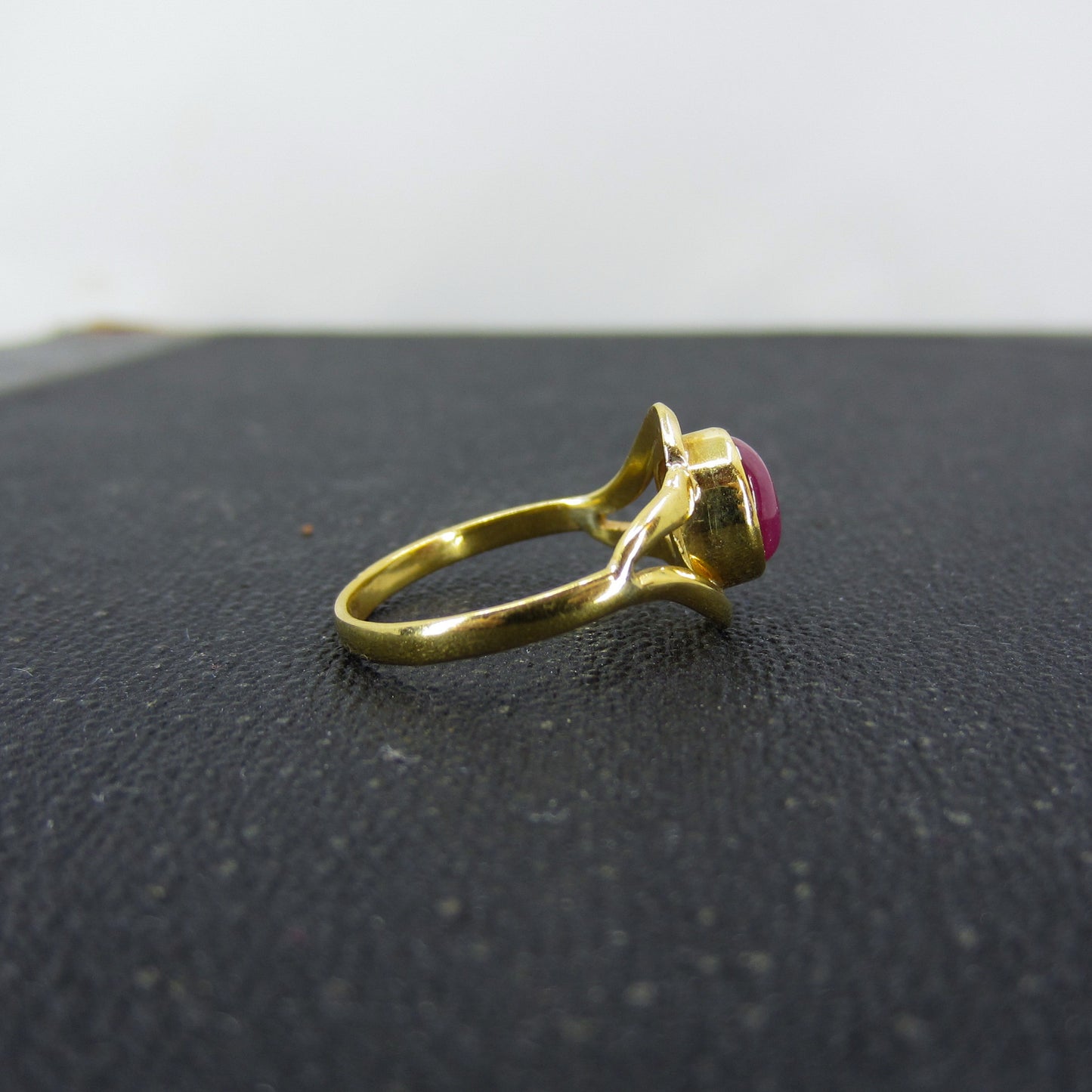 Vintage Star Ruby Ring 18k c. 1990