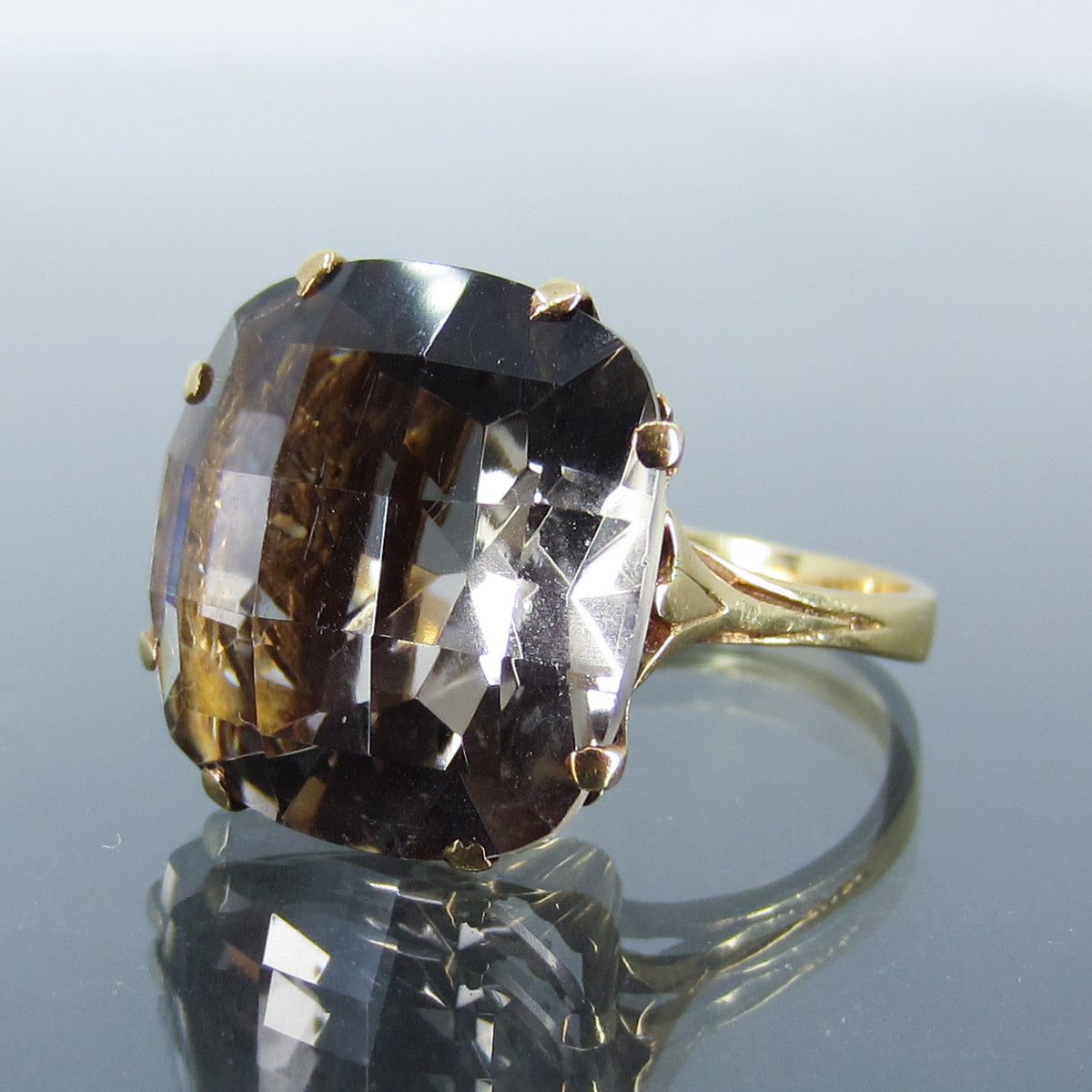 Mid-Century Smoky Quartz Ring 18k c. 1960