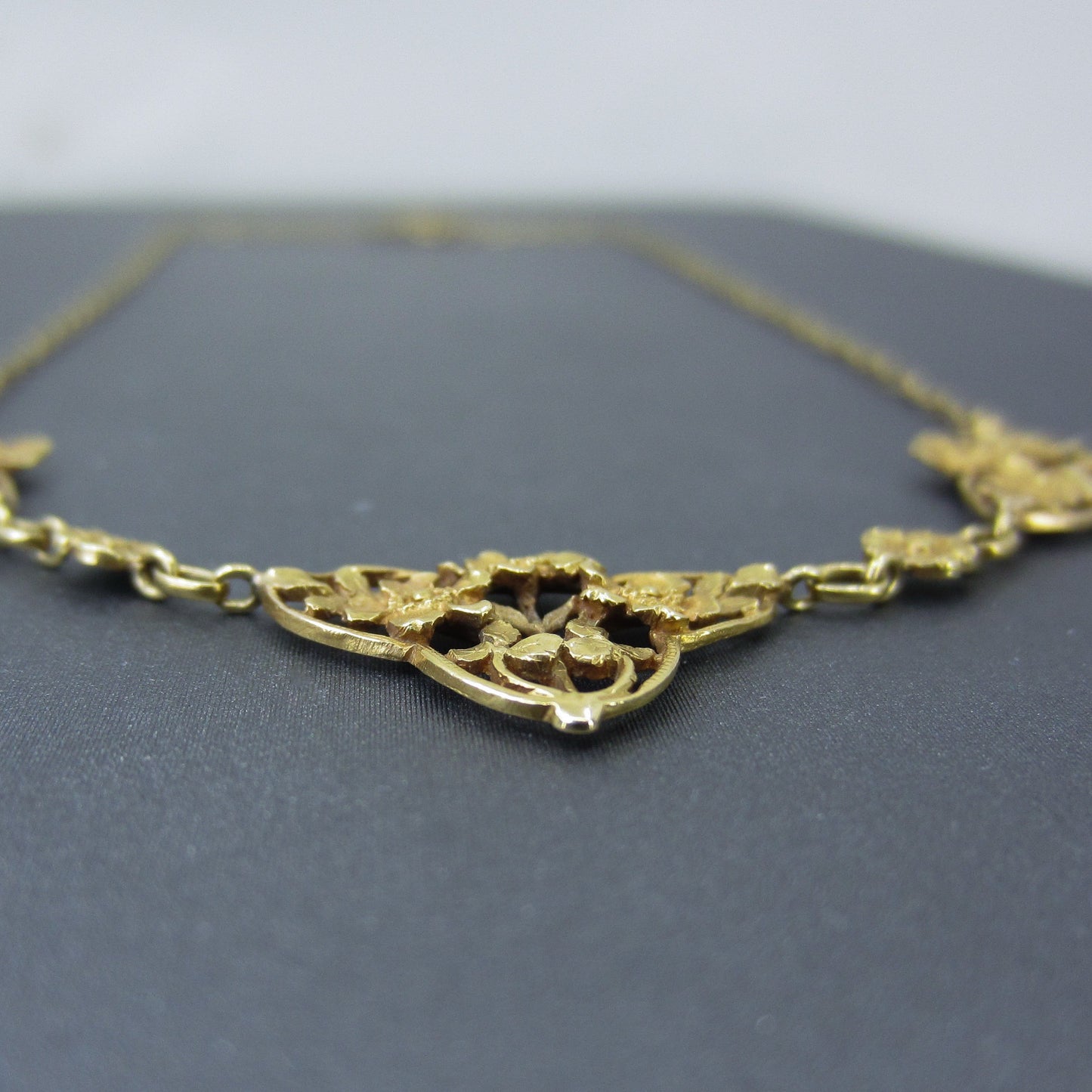 Art Nouveau Floral Necklace 18k, French c. 1890