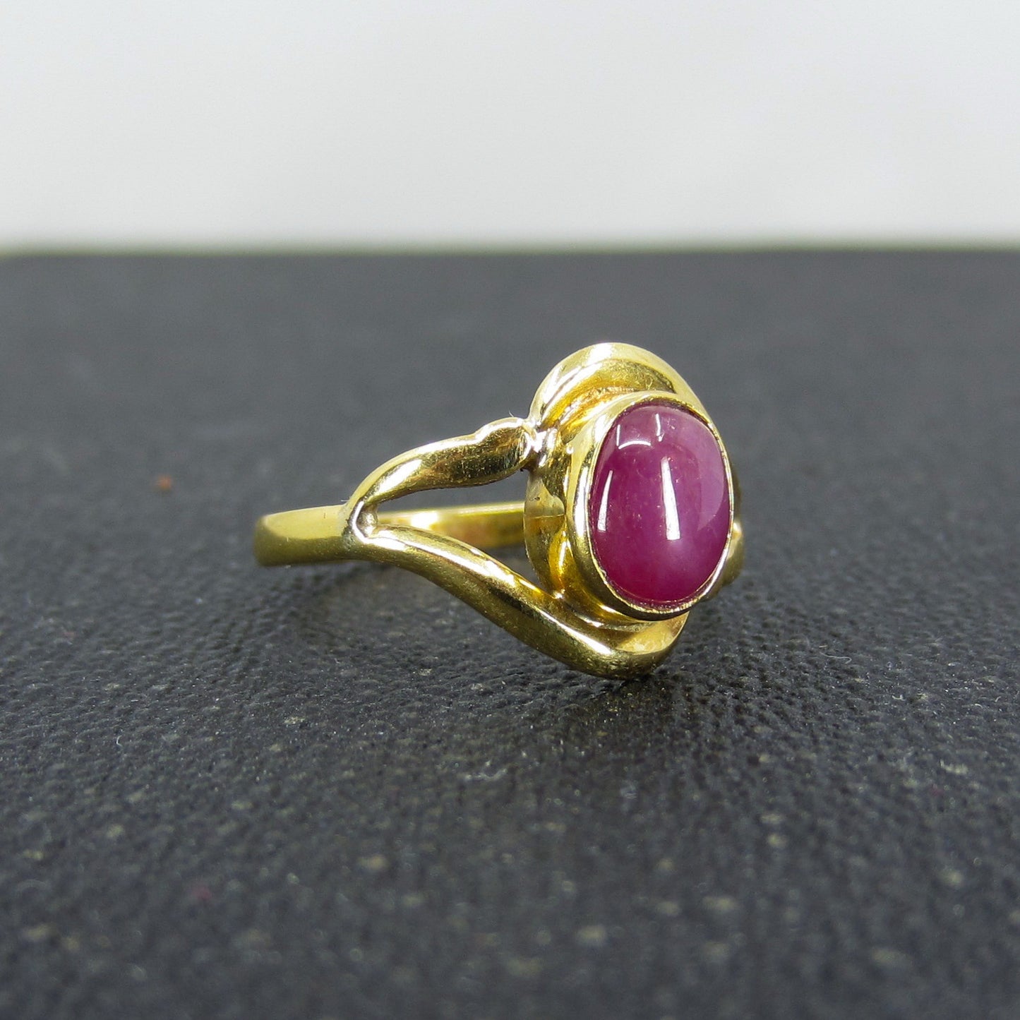 Vintage Star Ruby Ring 18k c. 1990