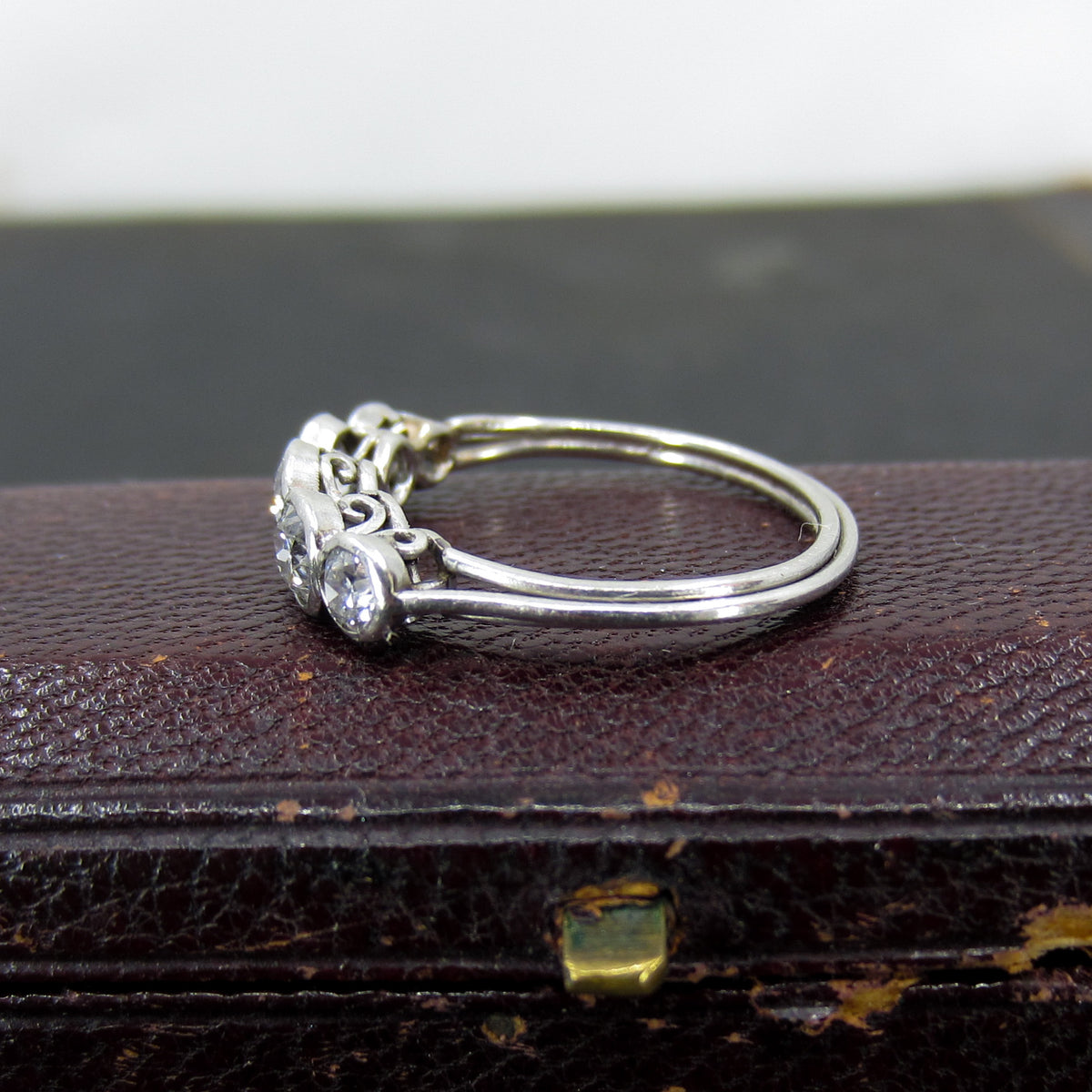 Edwardian Five Diamond 1.00ctw Band Platinum c. 1910