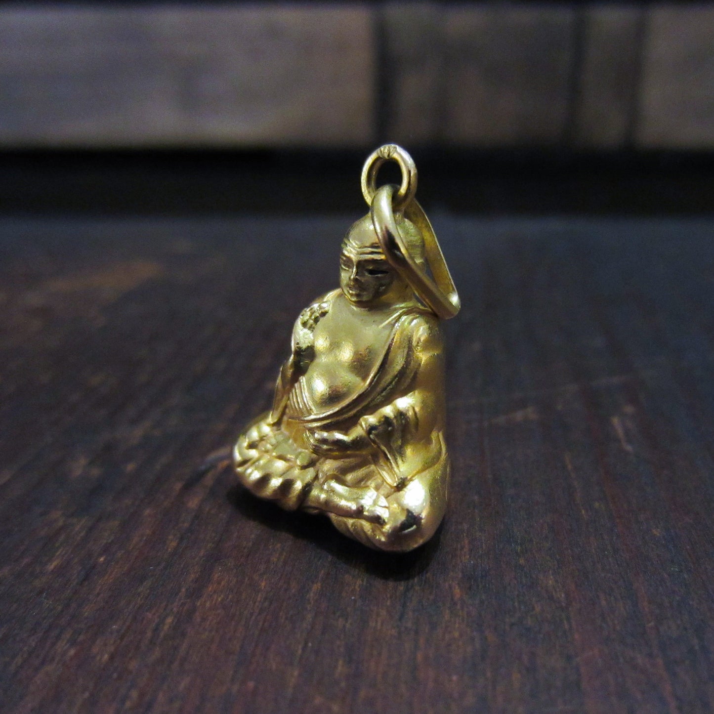 Vintage Buddha Charm 18k