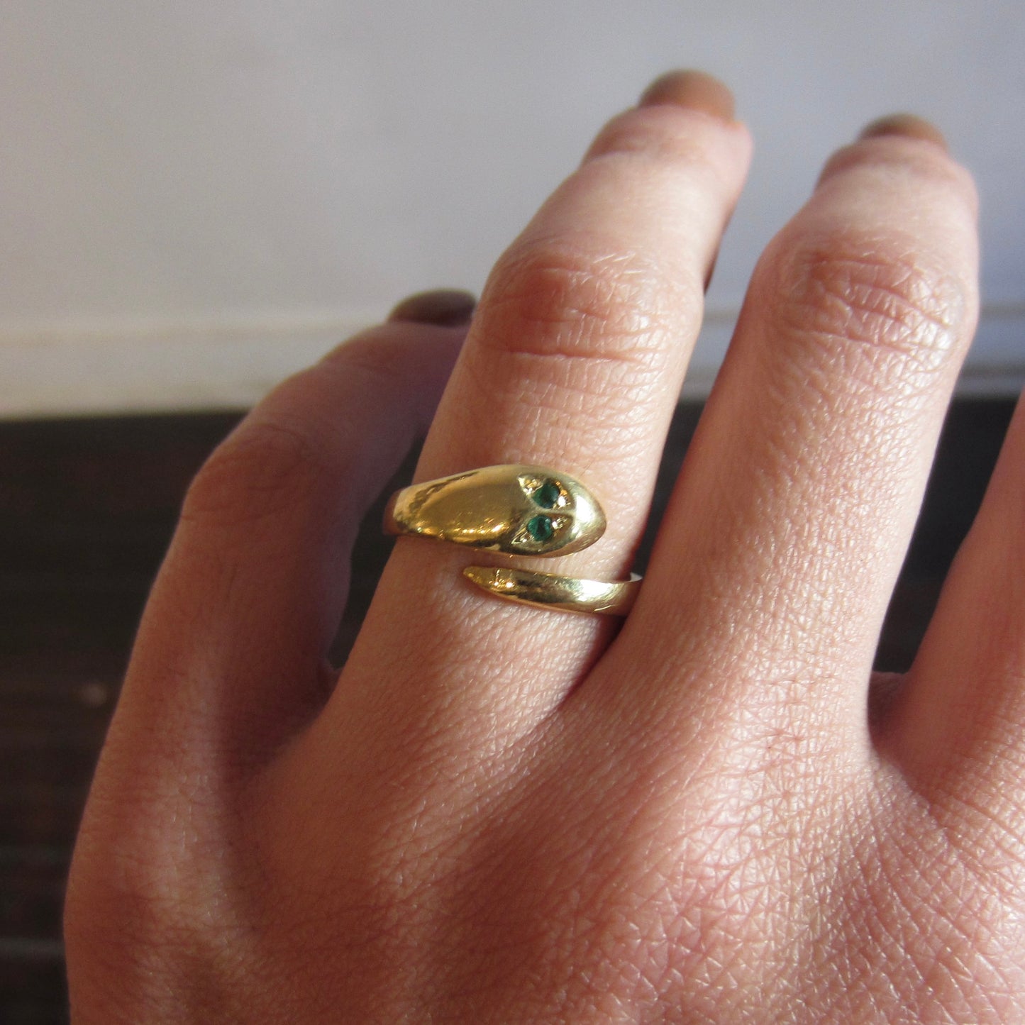 Vintage Emerald Eye Snake Ring 18k c. 1970