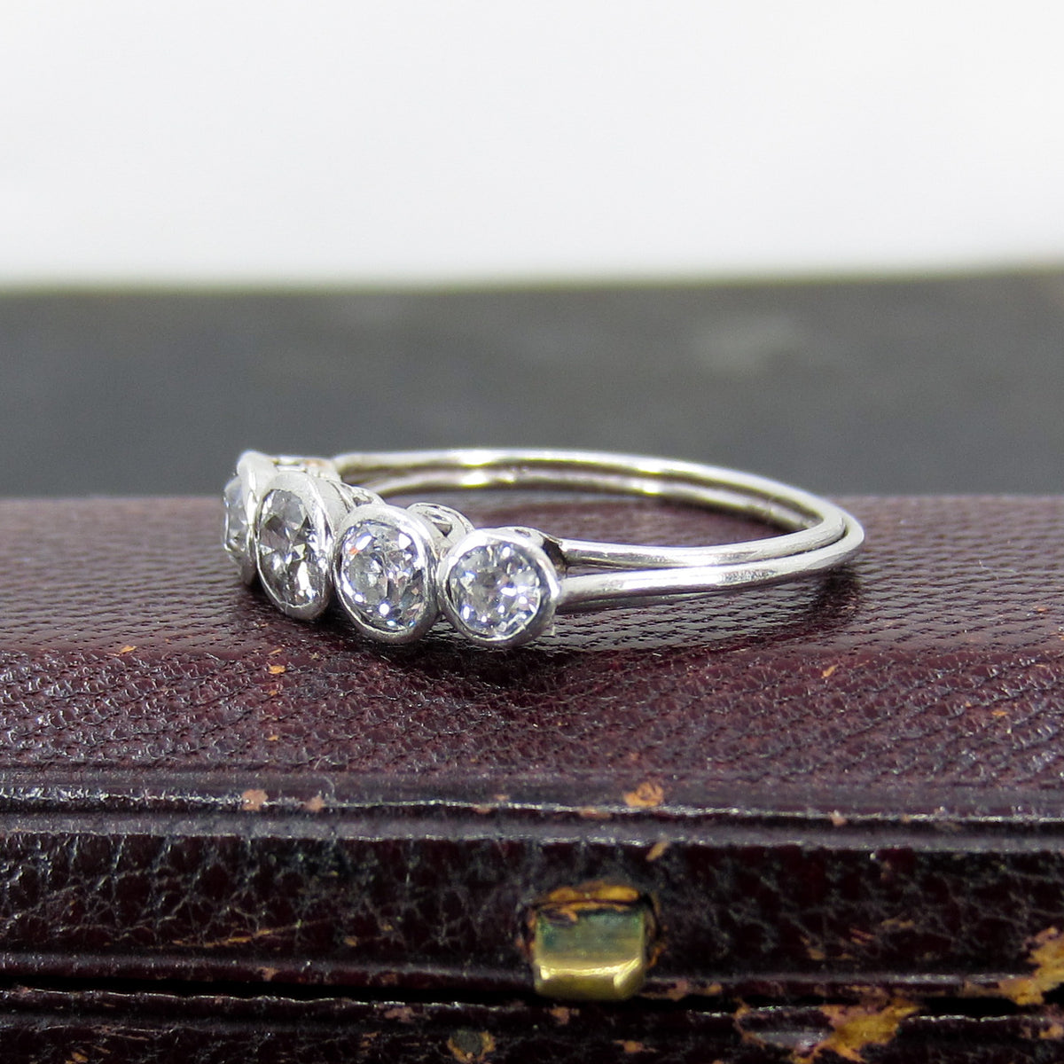 Edwardian Five Diamond 1.00ctw Band Platinum c. 1910