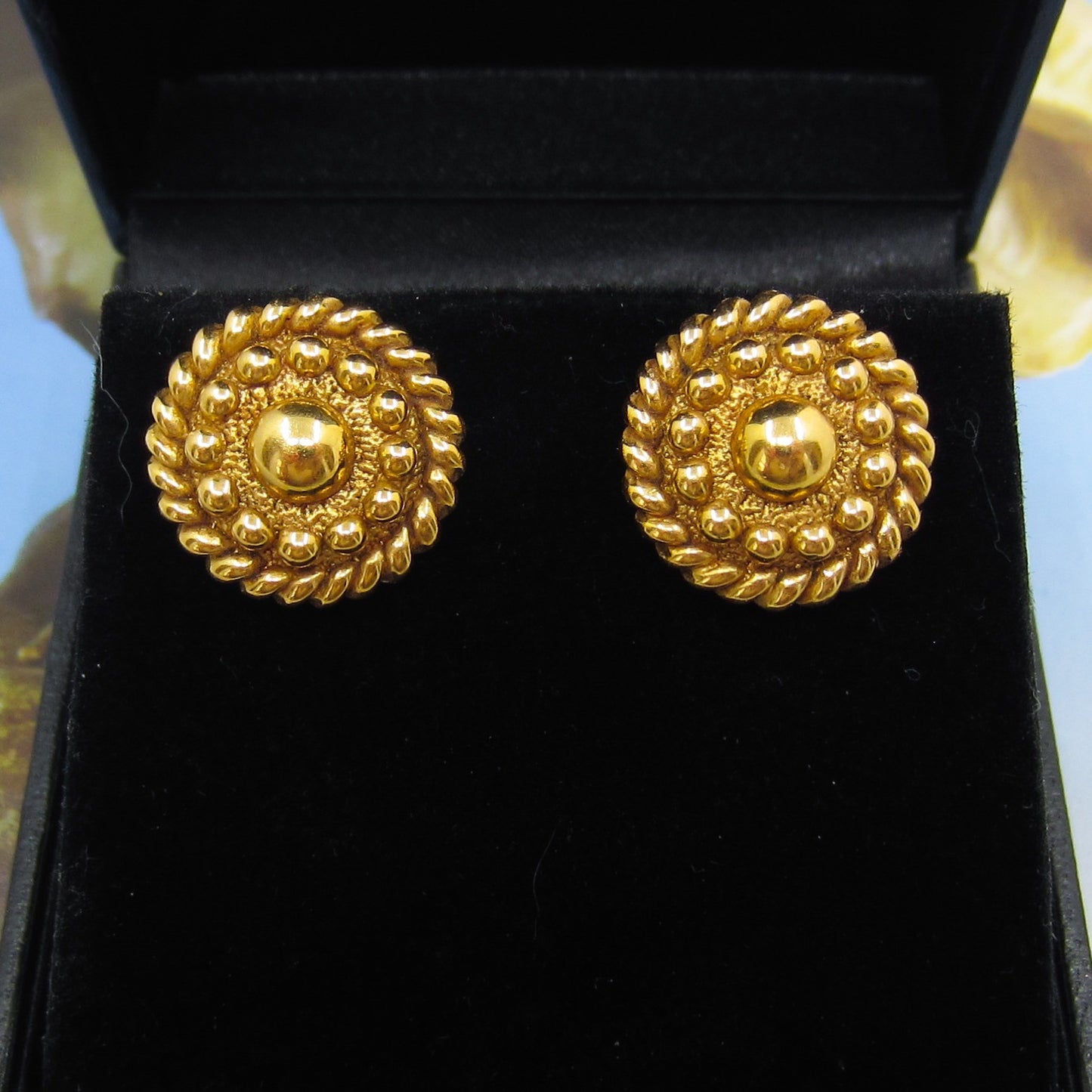 SOLD-Vintage Patterned Button Earrings 18k c. 1980