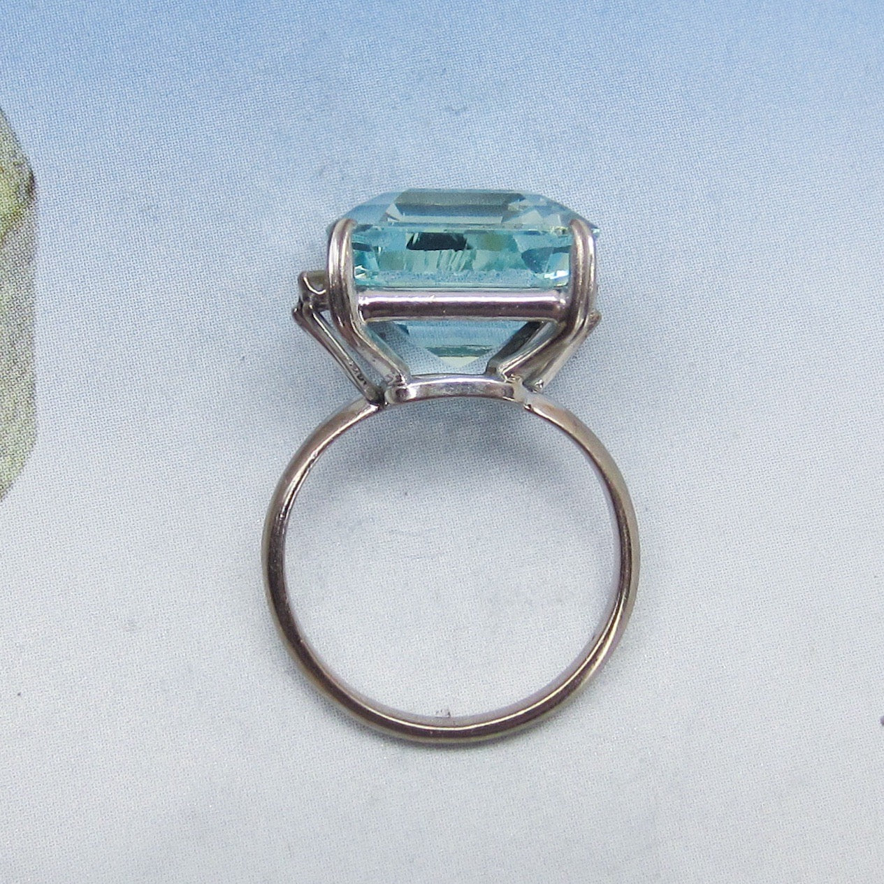 MidCentury Aquamarine and Diamond Ring 18k c. 1960