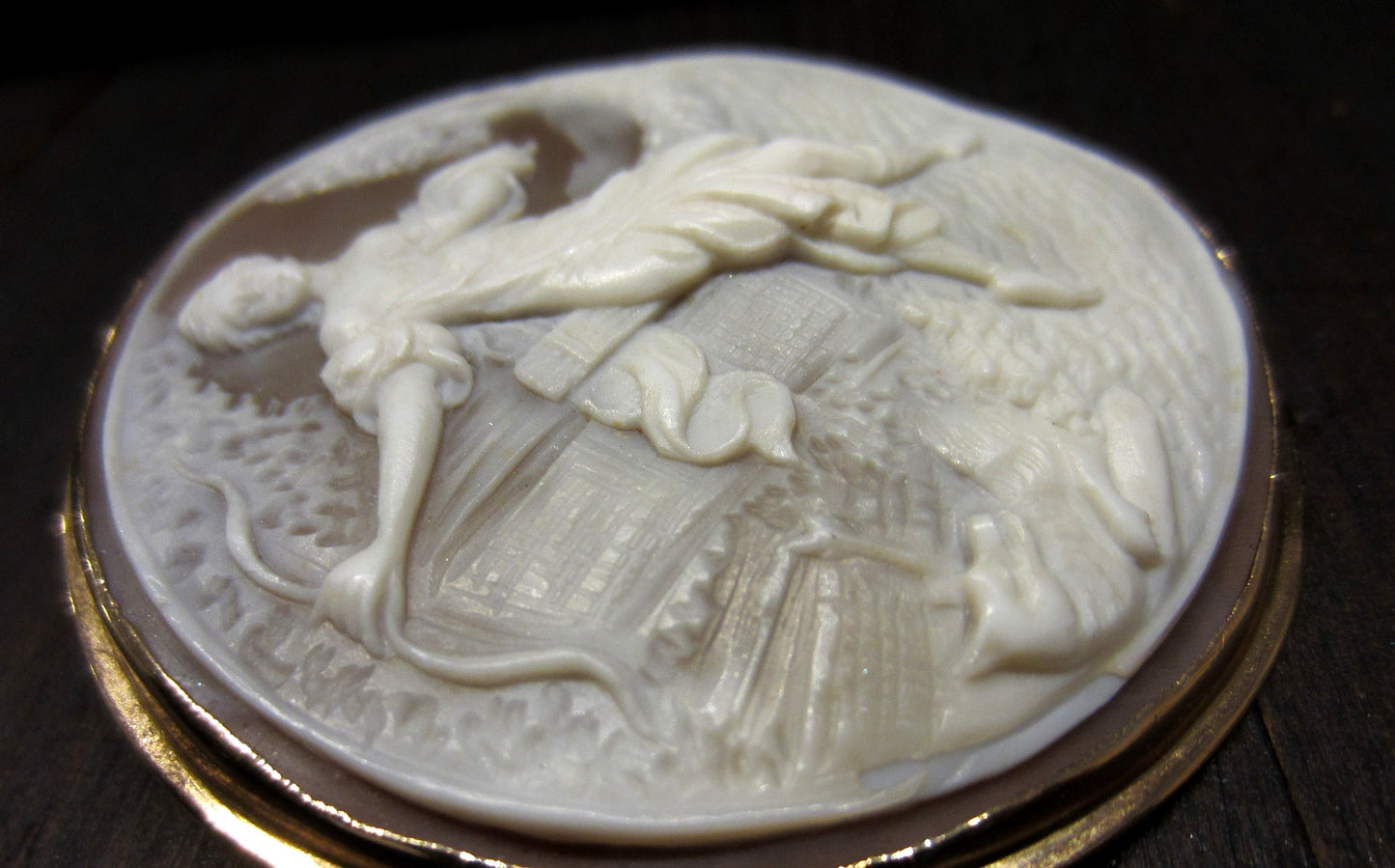 SOLD--Vintage Diana the Huntress Shell Cameo Brooch/Pendant 14k, c. 1960