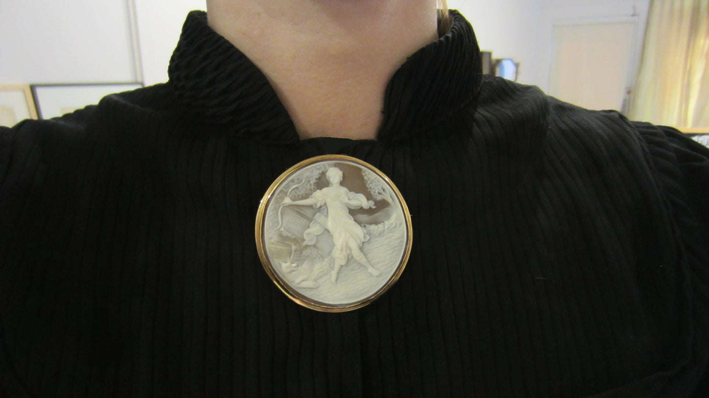 SOLD--Vintage Diana the Huntress Shell Cameo Brooch/Pendant 14k, c. 1960