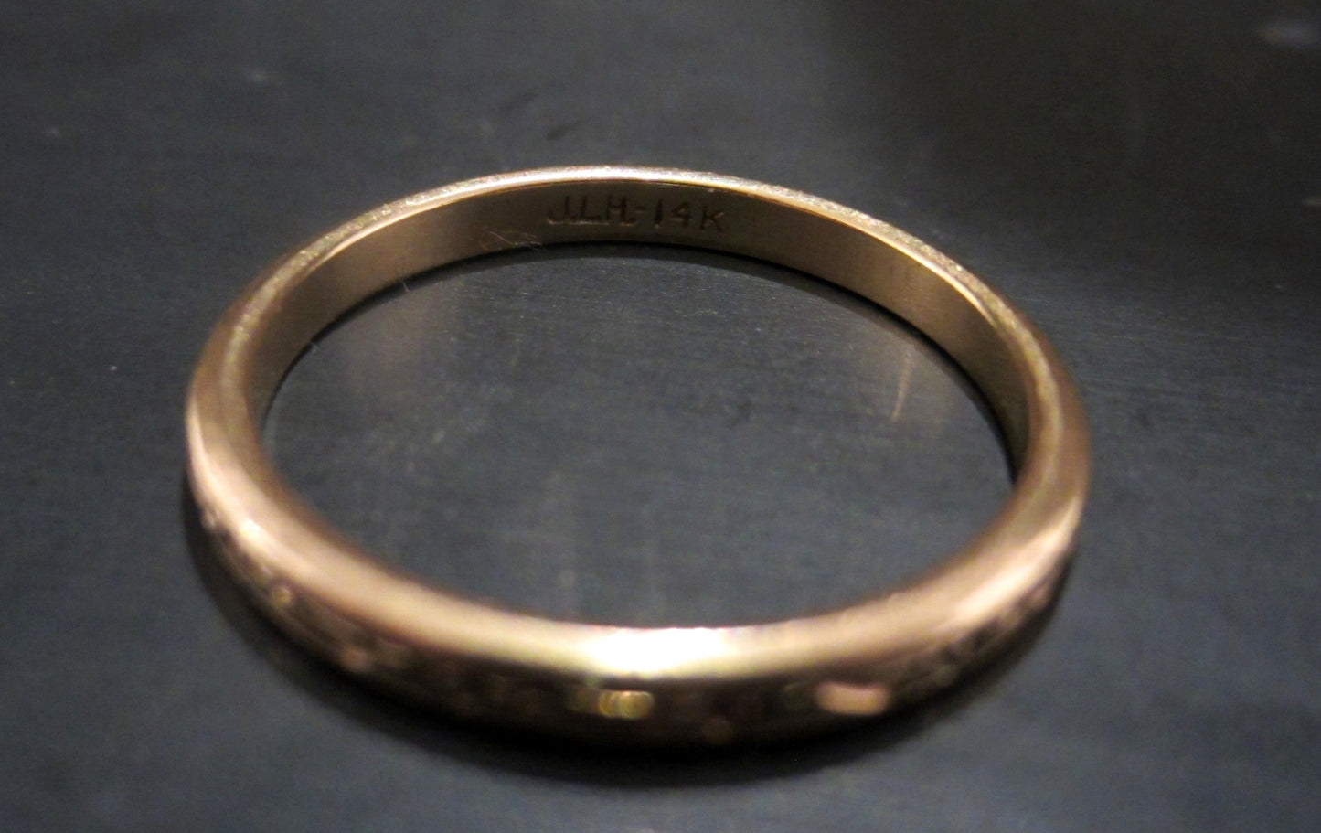 SOLD--Art Deco Circle Pattern Band 14k Size 7.5 c. 1940