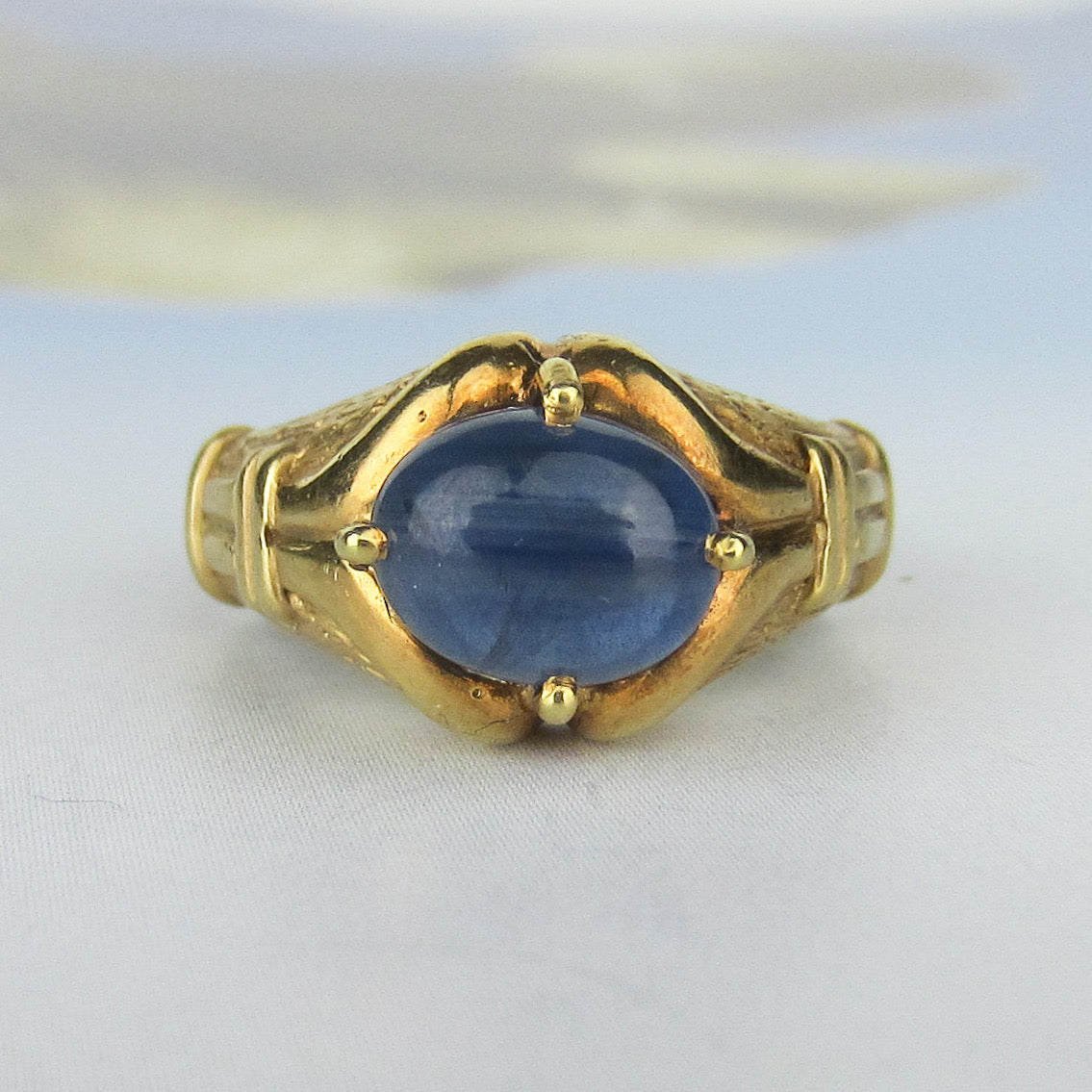 SOLD-Vintage Sapphire Cabochon Ring 18k c. 1970