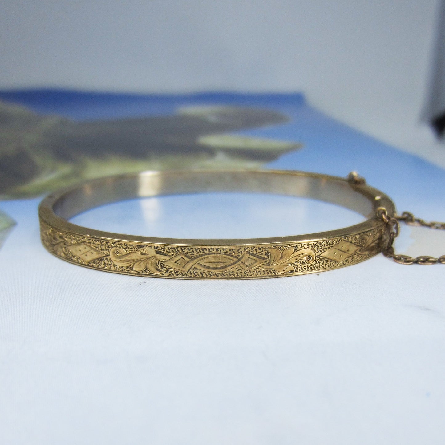 SOLD-Victorian Engraved Small Hinged Bangle 14k c. 1900