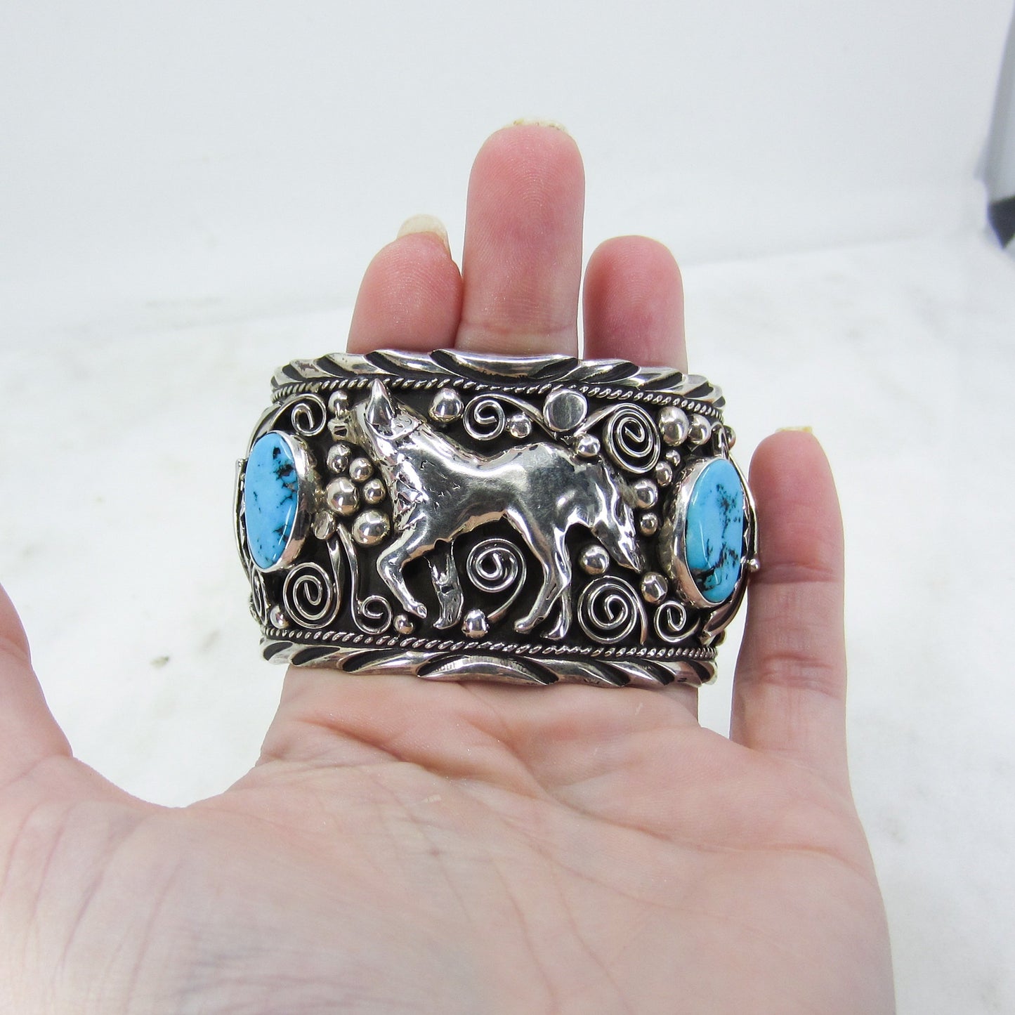 Vintage Navajo Turquoise Wolf Cuff Sterling, Lee Thompson c. 1970