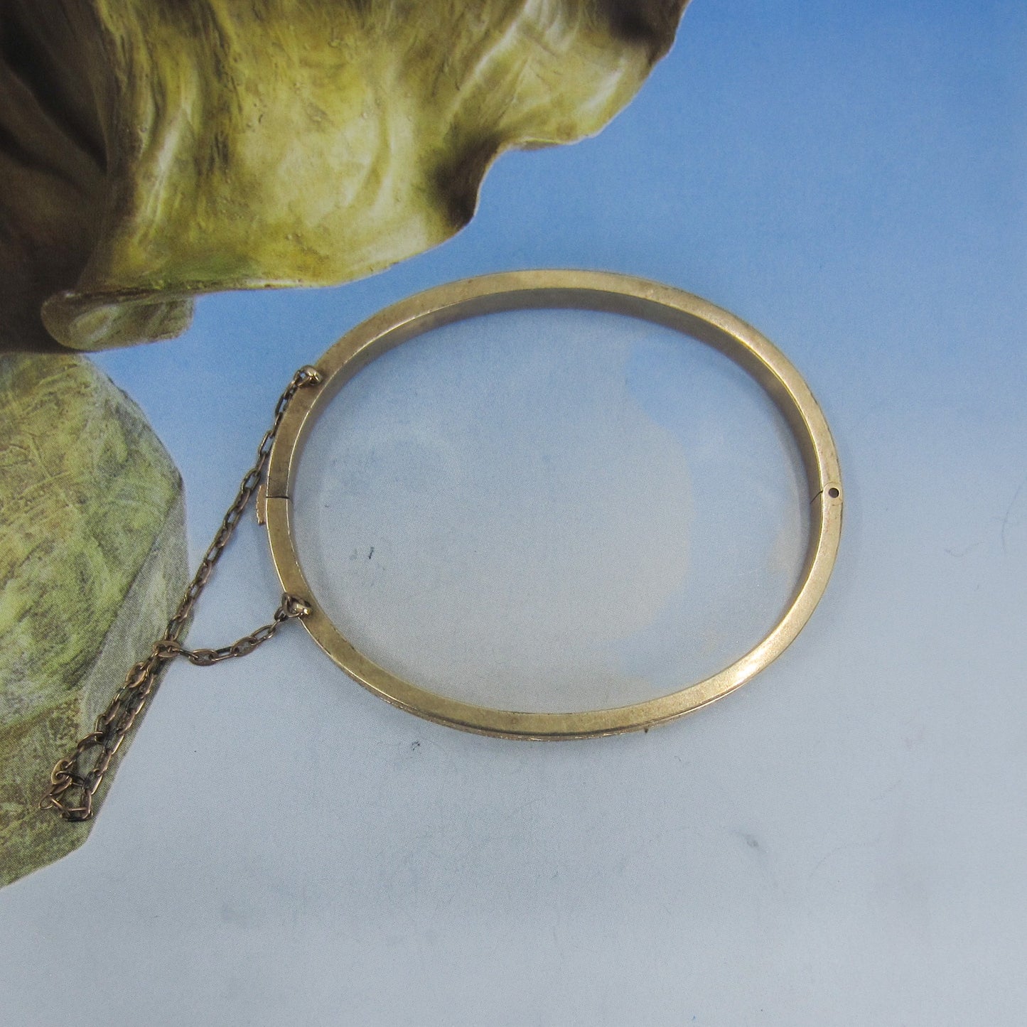 Victorian Engraved Small Hinged Bangle 14k c. 1900