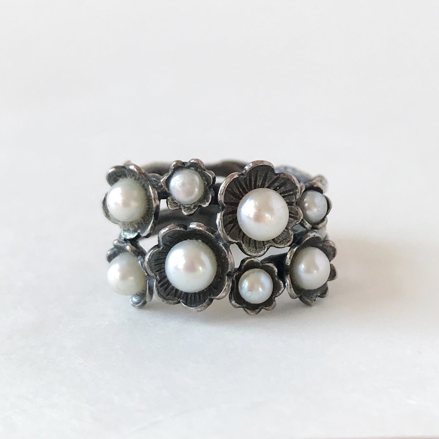 Beautiful Mid-Century Pearl Flower Band Sterling c. 1950, size 9