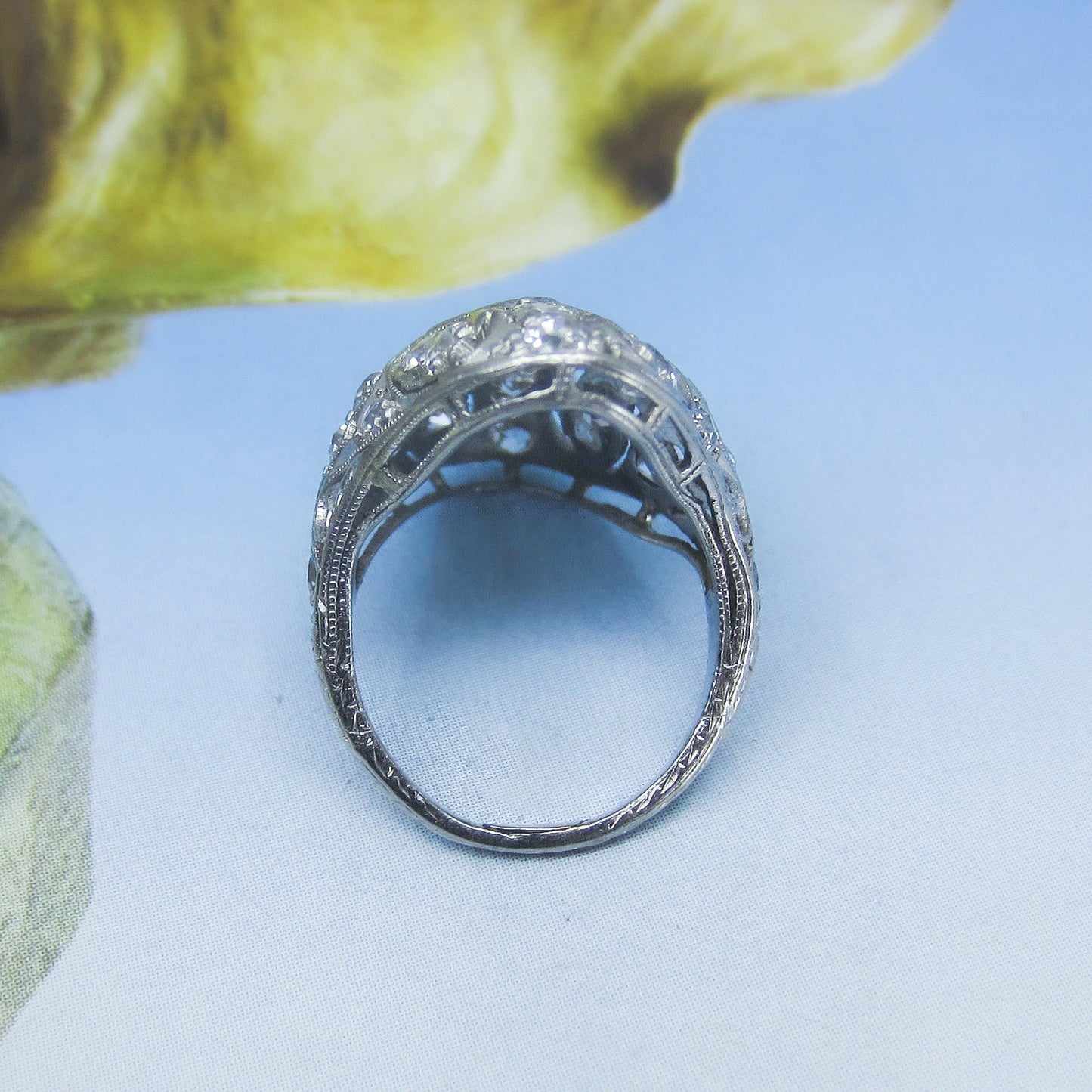 Art Deco Exquisite Diamond Dinner Ring Platinum c. 1920